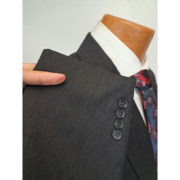 Jos A Bank Signature Collection Gray Wool 2 Piece Suit 41L Pleated Pants 34x30 - Picture 7 of 12